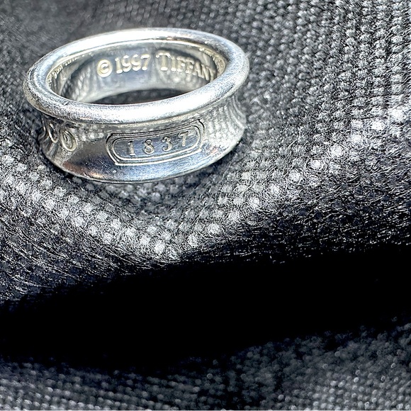 Tiffany & Co. Concave Ring Sterling Silver Size 5.5 W/ Tiffany Bag Vintage 1997 - Picture 4 of 9